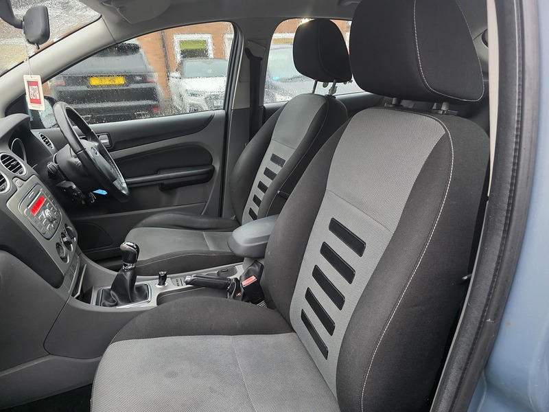 Ford Focus 1.6 Zetec Hatchback 5dr Petrol Manual (161 g/km, 99 bhp) - U2309