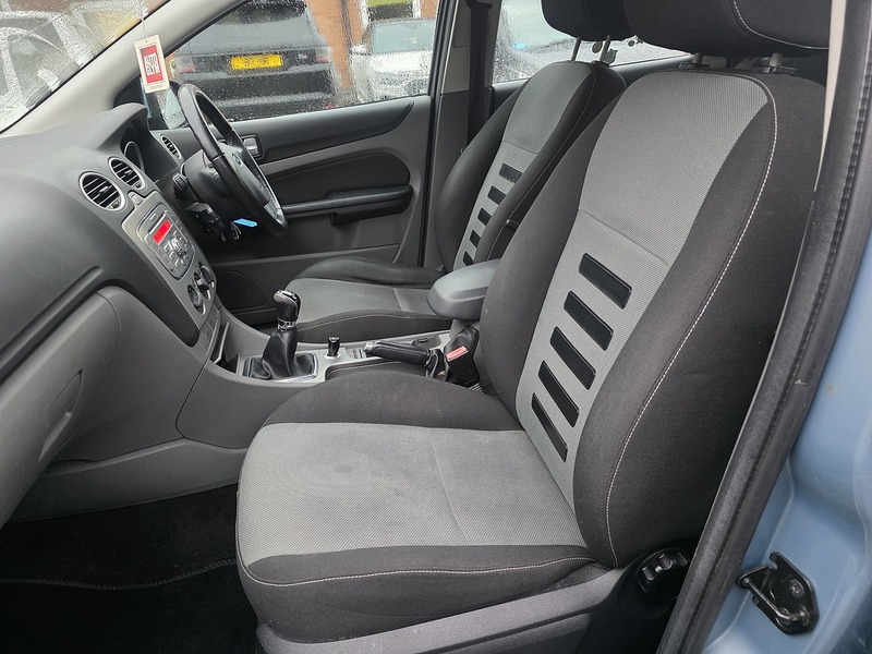 Ford Focus 1.6 Zetec Hatchback 5dr Petrol Manual (161 g/km, 99 bhp) - U2309