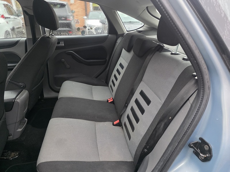 Ford Focus 1.6 Zetec Hatchback 5dr Petrol Manual (161 g/km, 99 bhp) - U2309