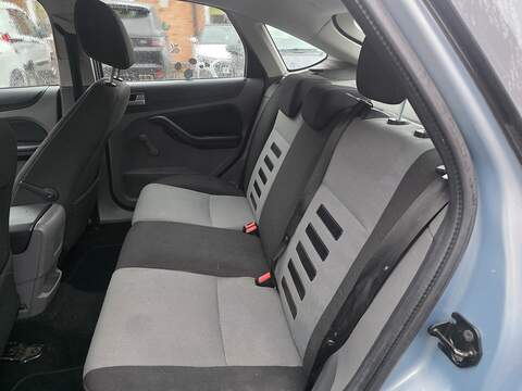 Ford Focus 1.6 Zetec Hatchback 5dr Petrol Manual (161 g/km, 99 bhp) - U2309