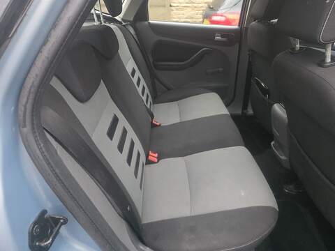 Ford Focus 1.6 Zetec Hatchback 5dr Petrol Manual (161 g/km, 99 bhp) - U2309