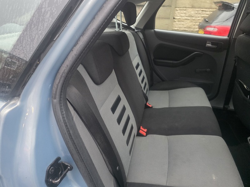 Ford Focus 1.6 Zetec Hatchback 5dr Petrol Manual (161 g/km, 99 bhp) - U2309