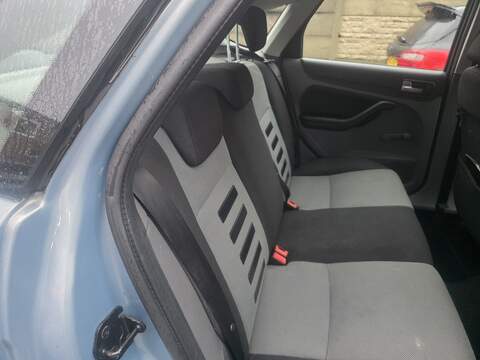 Ford Focus 1.6 Zetec Hatchback 5dr Petrol Manual (161 g/km, 99 bhp) - U2309