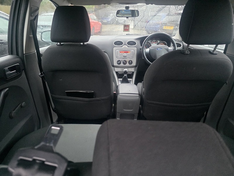 Ford Focus 1.6 Zetec Hatchback 5dr Petrol Manual (161 g/km, 99 bhp) - U2309
