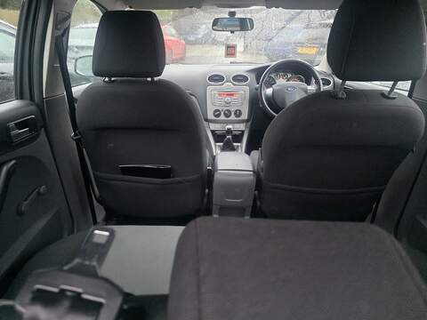 Ford Focus 1.6 Zetec Hatchback 5dr Petrol Manual (161 g/km, 99 bhp) - U2309