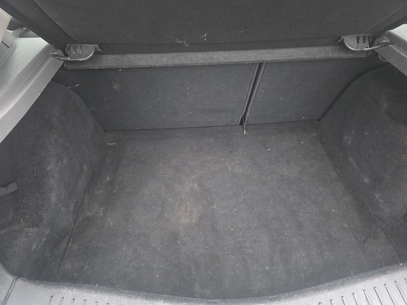 Ford Focus 1.6 Zetec Hatchback 5dr Petrol Manual (161 g/km, 99 bhp) - U2309