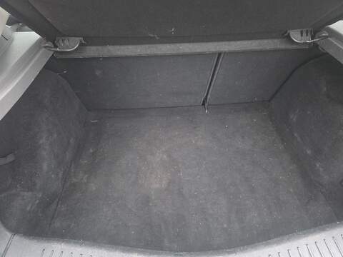 Ford Focus 1.6 Zetec Hatchback 5dr Petrol Manual (161 g/km, 99 bhp) - U2309