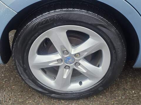 Ford Focus 1.6 Zetec Hatchback 5dr Petrol Manual (161 g/km, 99 bhp) - U2309