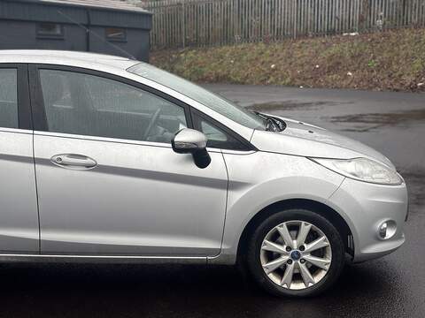 Ford Fiesta 1.4 Zetec Hatchback 5dr Petrol Manual (133 g/km, 94 bhp) - U2311