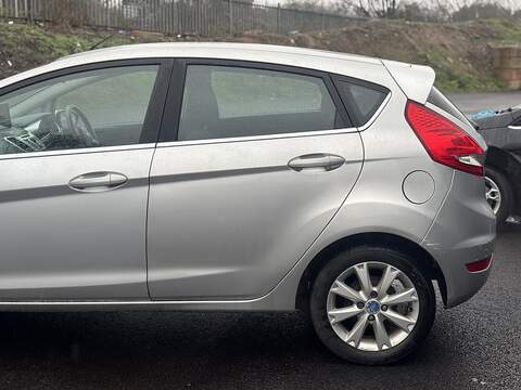 Ford Fiesta 1.4 Zetec Hatchback 5dr Petrol Manual (133 g/km, 94 bhp) - U2311