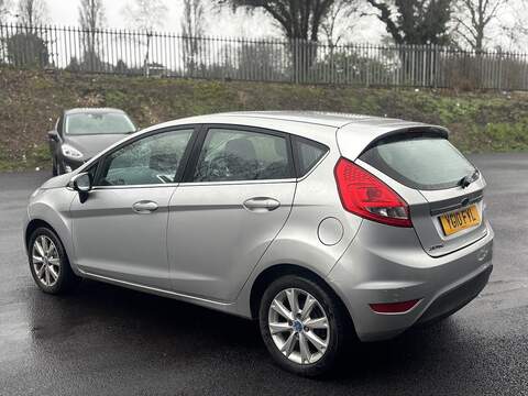 Ford Fiesta 1.4 Zetec Hatchback 5dr Petrol Manual (133 g/km, 94 bhp) - U2311