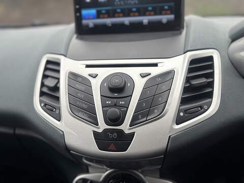 Ford Fiesta 1.4 Zetec Hatchback 5dr Petrol Manual (133 g/km, 94 bhp) - U2311