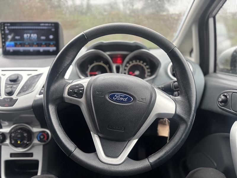 Ford Fiesta 1.4 Zetec Hatchback 5dr Petrol Manual (133 g/km, 94 bhp) - U2311