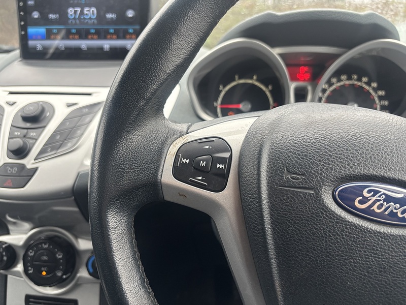 Ford Fiesta 1.4 Zetec Hatchback 5dr Petrol Manual (133 g/km, 94 bhp) - U2311