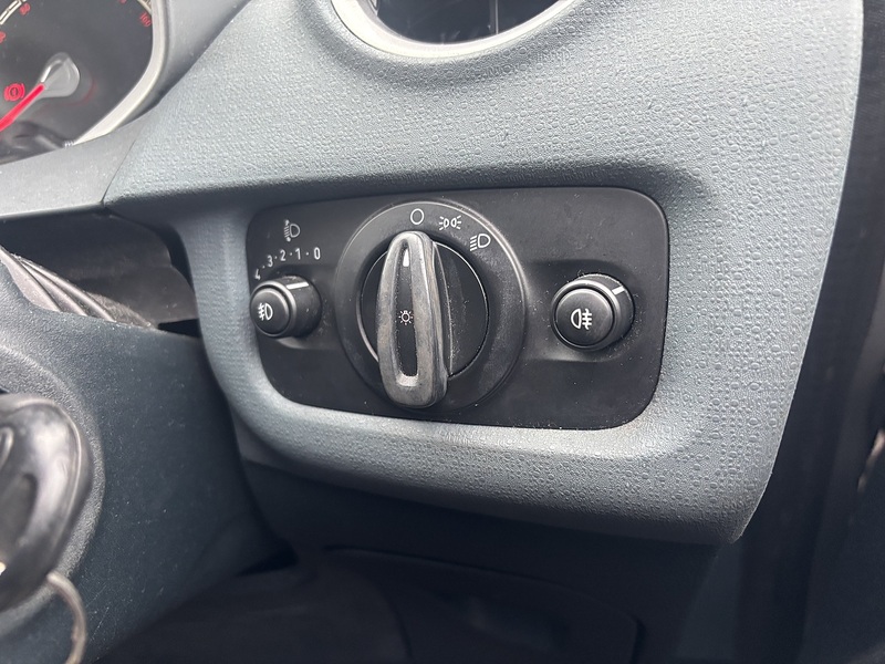 Ford Fiesta 1.4 Zetec Hatchback 5dr Petrol Manual (133 g/km, 94 bhp) - U2311