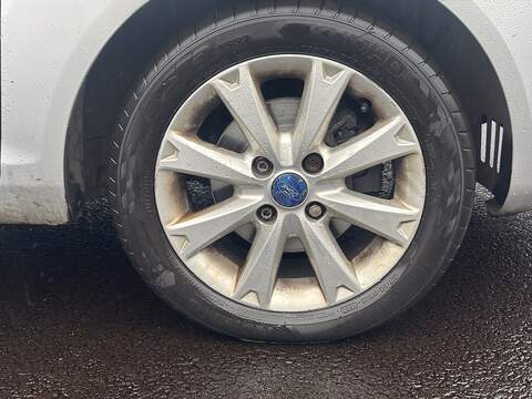 Ford Fiesta 1.4 Zetec Hatchback 5dr Petrol Manual (133 g/km, 94 bhp) - U2311