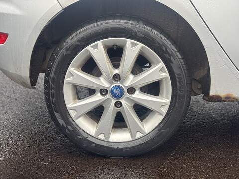 Ford Fiesta 1.4 Zetec Hatchback 5dr Petrol Manual (133 g/km, 94 bhp) - U2311