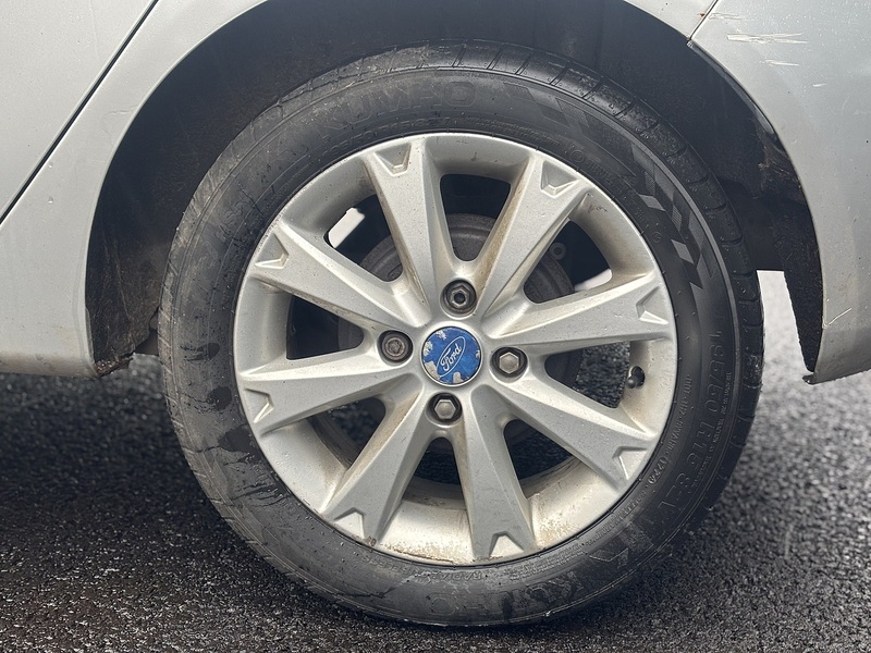 Ford Fiesta 1.4 Zetec Hatchback 5dr Petrol Manual (133 g/km, 94 bhp) - U2311