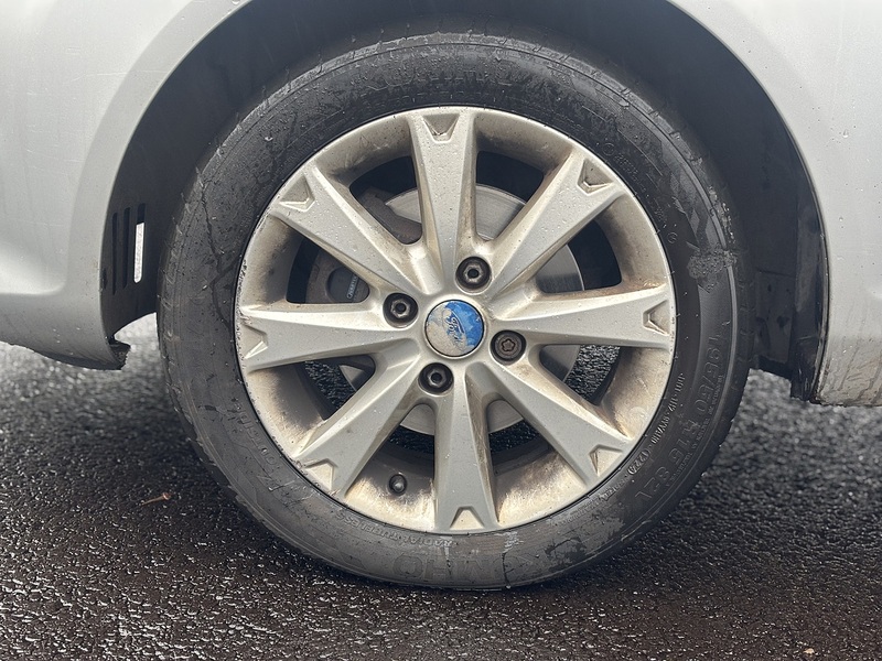 Ford Fiesta 1.4 Zetec Hatchback 5dr Petrol Manual (133 g/km, 94 bhp) - U2311