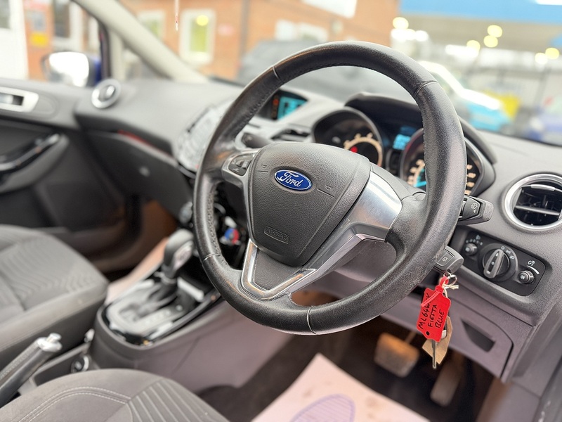 Ford Fiesta 1.0T EcoBoost Zetec Hatchback 5dr Petrol Powershift Euro 5 (100 ps) - U2312