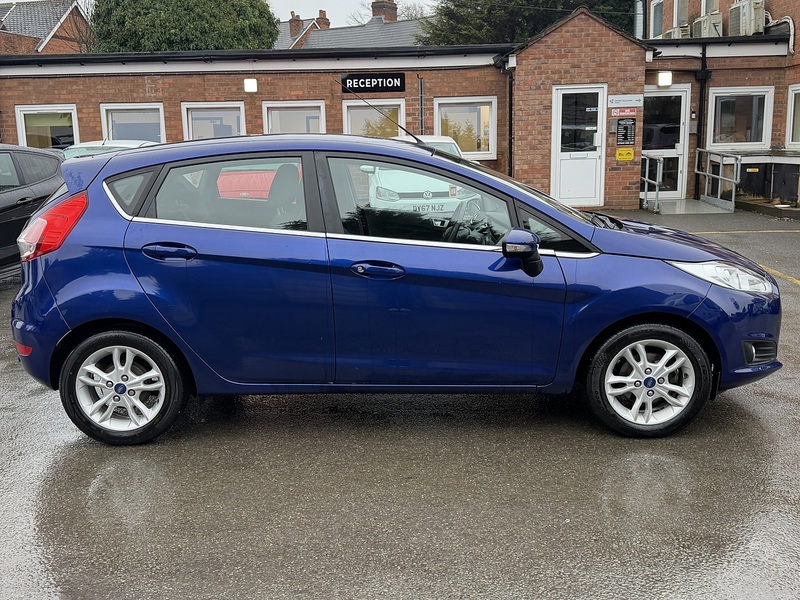Ford Fiesta 1.0T EcoBoost Zetec Hatchback 5dr Petrol Powershift Euro 5 (100 ps) - U2312