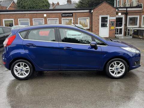 Ford Fiesta 1.0T EcoBoost Zetec Hatchback 5dr Petrol Powershift Euro 5 (100 ps) - U2312