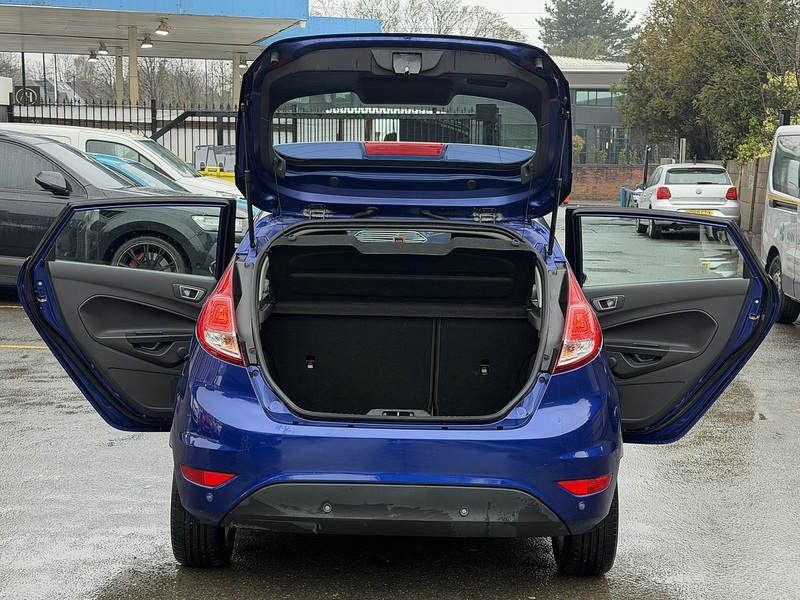 Ford Fiesta 1.0T EcoBoost Zetec Hatchback 5dr Petrol Powershift Euro 5 (100 ps) - U2312