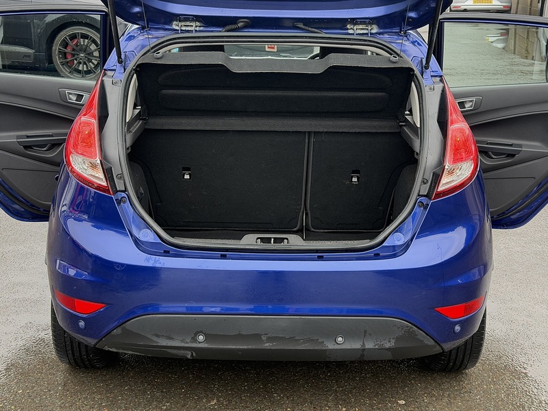 Ford Fiesta 1.0T EcoBoost Zetec Hatchback 5dr Petrol Powershift Euro 5 (100 ps) - U2312