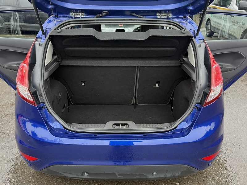 Ford Fiesta 1.0T EcoBoost Zetec Hatchback 5dr Petrol Powershift Euro 5 (100 ps) - U2312