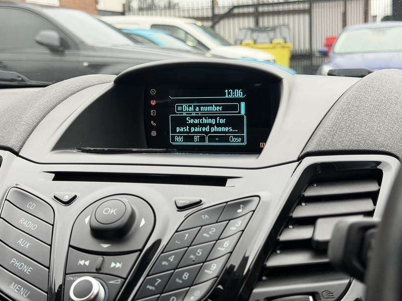 Ford Fiesta 1.0T EcoBoost Zetec Hatchback 5dr Petrol Powershift Euro 5 (100 ps) - U2312