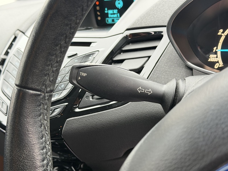 Ford Fiesta 1.0T EcoBoost Zetec Hatchback 5dr Petrol Powershift Euro 5 (100 ps) - U2312