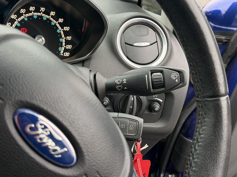 Ford Fiesta 1.0T EcoBoost Zetec Hatchback 5dr Petrol Powershift Euro 5 (100 ps) - U2312