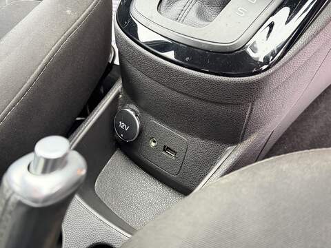 Ford Fiesta 1.0T EcoBoost Zetec Hatchback 5dr Petrol Powershift Euro 5 (100 ps) - U2312