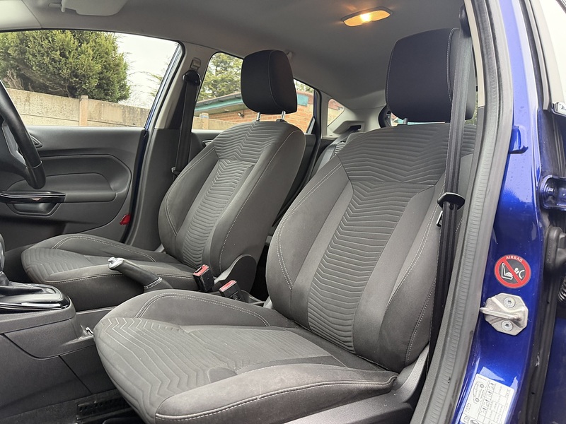 Ford Fiesta 1.0T EcoBoost Zetec Hatchback 5dr Petrol Powershift Euro 5 (100 ps) - U2312