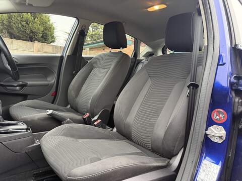 Ford Fiesta 1.0T EcoBoost Zetec Hatchback 5dr Petrol Powershift Euro 5 (100 ps) - U2312