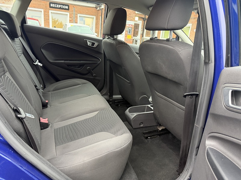 Ford Fiesta 1.0T EcoBoost Zetec Hatchback 5dr Petrol Powershift Euro 5 (100 ps) - U2312