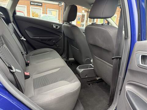 Ford Fiesta 1.0T EcoBoost Zetec Hatchback 5dr Petrol Powershift Euro 5 (100 ps) - U2312