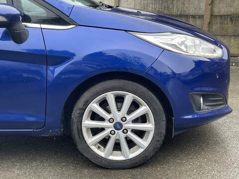 Ford Fiesta 1.0T EcoBoost Titanium Hatchback 5dr Petrol Powershift Euro 6 (100 ps) - U2314