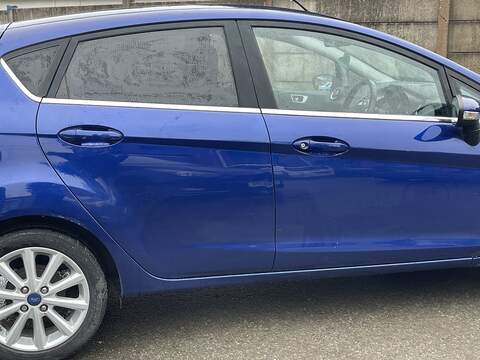Ford Fiesta 1.0T EcoBoost Titanium Hatchback 5dr Petrol Powershift Euro 6 (100 ps) - U2314