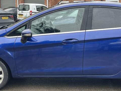 Ford Fiesta 1.0T EcoBoost Titanium Hatchback 5dr Petrol Powershift Euro 6 (100 ps) - U2314