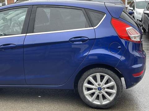 Ford Fiesta 1.0T EcoBoost Titanium Hatchback 5dr Petrol Powershift Euro 6 (100 ps) - U2314