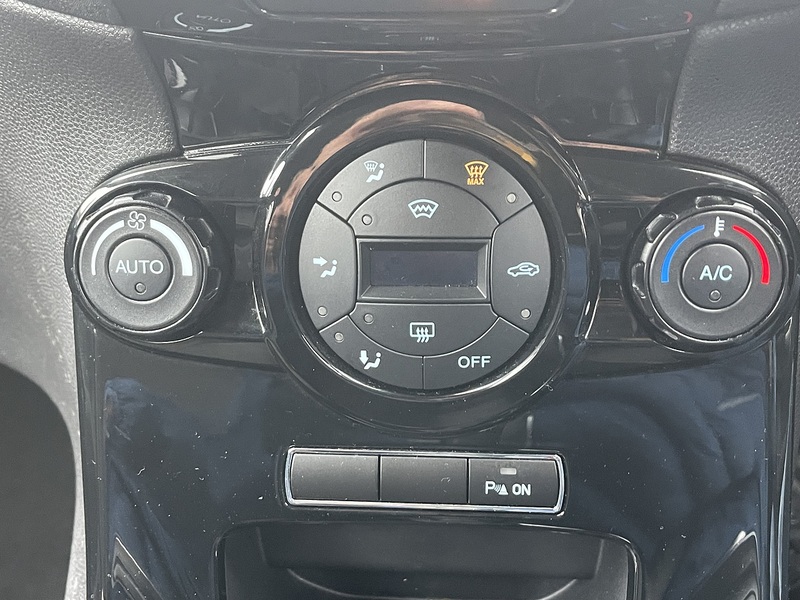 Ford Fiesta 1.0T EcoBoost Titanium Hatchback 5dr Petrol Powershift Euro 6 (100 ps) - U2314