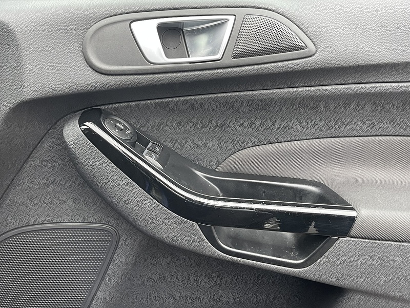 Ford Fiesta 1.0T EcoBoost Titanium Hatchback 5dr Petrol Powershift Euro 6 (100 ps) - U2314