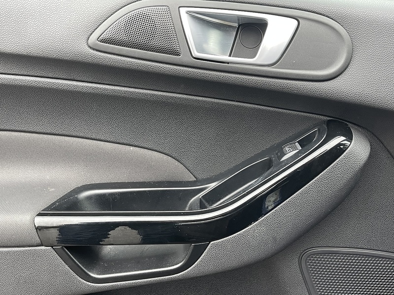 Ford Fiesta 1.0T EcoBoost Titanium Hatchback 5dr Petrol Powershift Euro 6 (100 ps) - U2314