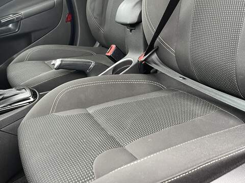 Ford Fiesta 1.0T EcoBoost Titanium Hatchback 5dr Petrol Powershift Euro 6 (100 ps) - U2314