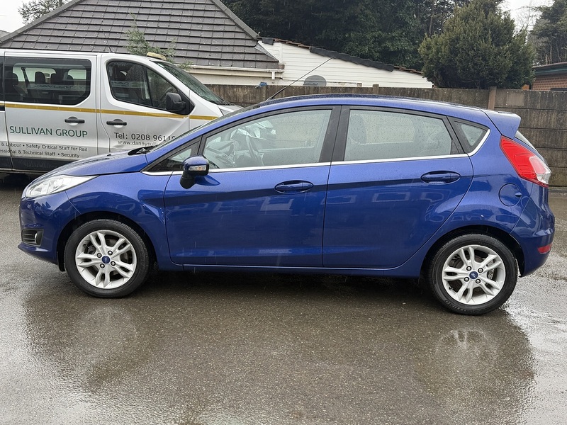 Ford Fiesta 1.0T EcoBoost Zetec Hatchback 5dr Petrol Powershift Euro 5 (100 ps) - U2317