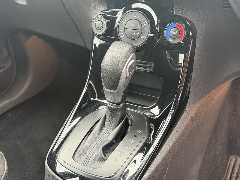 Ford Fiesta 1.0T EcoBoost Zetec Hatchback 5dr Petrol Powershift Euro 5 (100 ps) - U2317