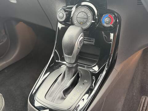 Ford Fiesta 1.0T EcoBoost Zetec Hatchback 5dr Petrol Powershift Euro 5 (100 ps) - U2317