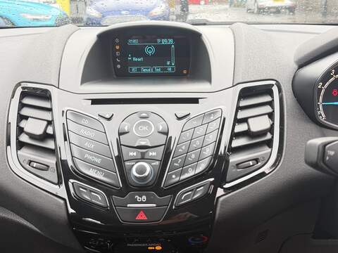 Ford Fiesta 1.0T EcoBoost Zetec Hatchback 5dr Petrol Powershift Euro 5 (100 ps) - U2317