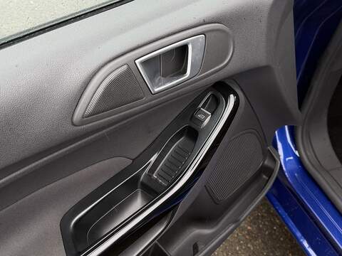 Ford Fiesta 1.0T EcoBoost Zetec Hatchback 5dr Petrol Powershift Euro 5 (100 ps) - U2317